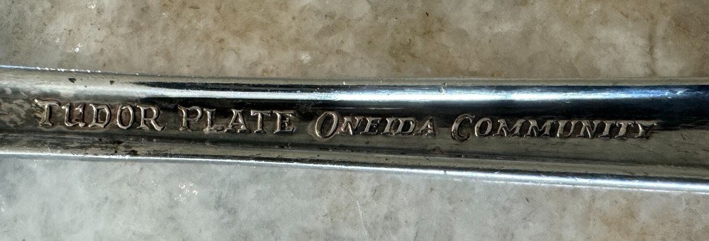 Solid Pierced Pie Server Bridal Wreath (Silverplate, 1950) by ONEIDA SILVER