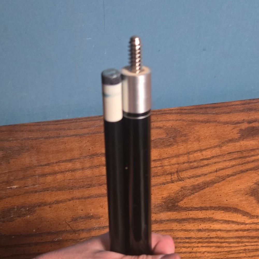 Viper Graph Strike Two-Piece Billiard Cue 50-8115