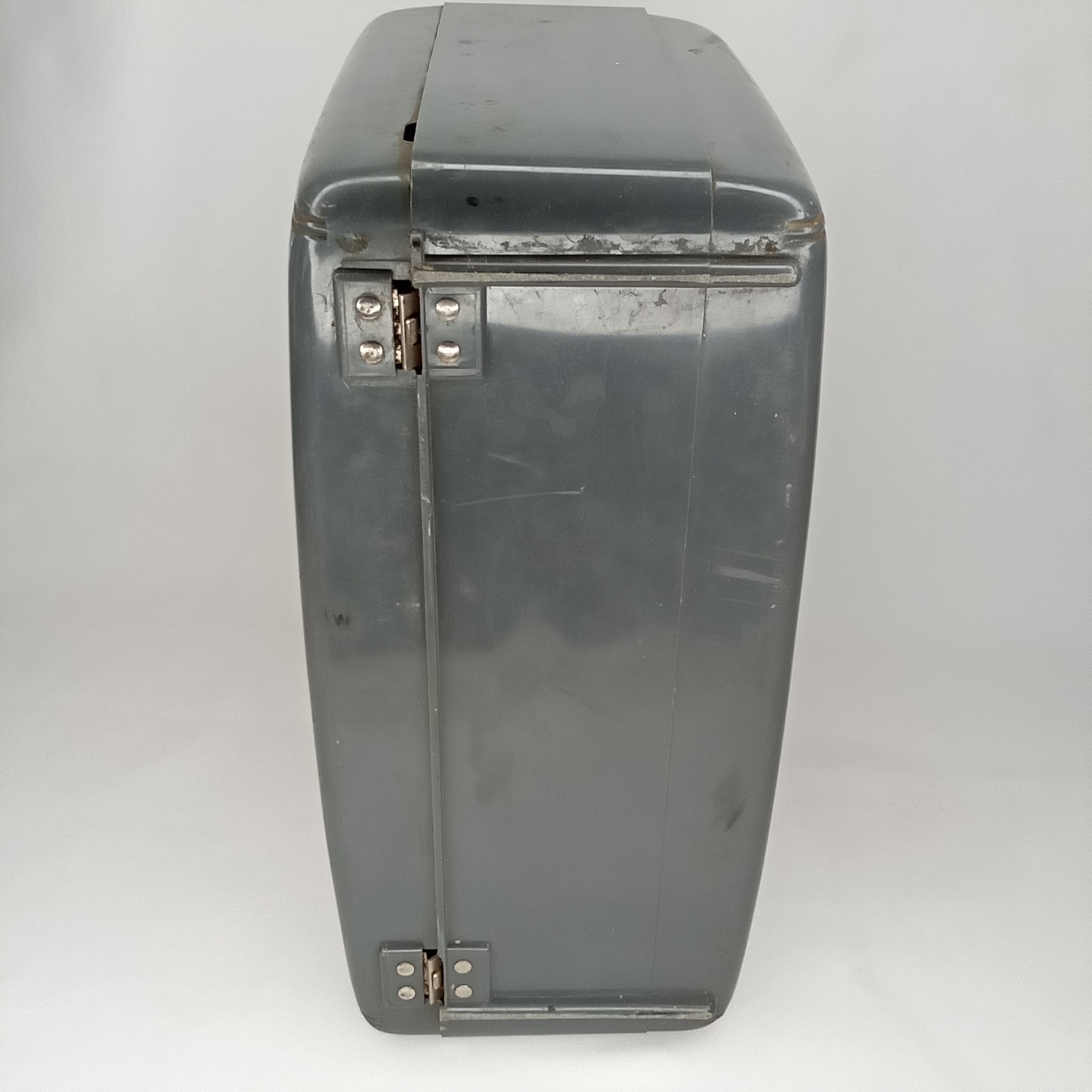 WWII Era Bakelite Portable AM Radio Zenith Tip-Top Holiday Gray 1940s