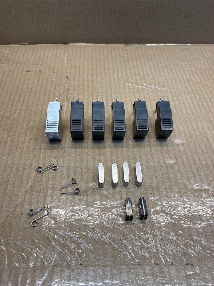 Realistic SCT-17 Stereo Cassette Tape Deck Replacement Knobs And Buttons Shown
