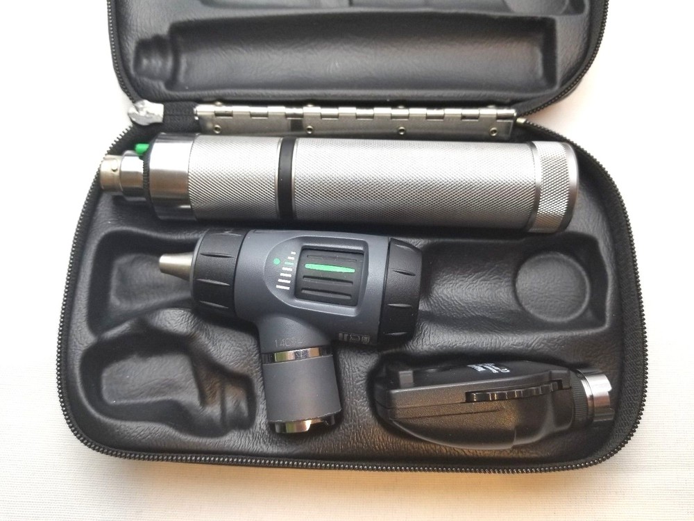 Welch Allyn Macroview Set with Ophthalmscope and Plugin Handle