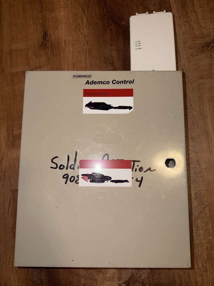 Ademco VISTA-10SE Security Camera Panel