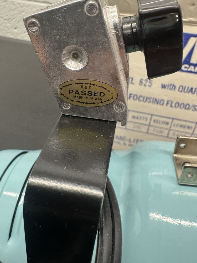 Acme-lite 625 Video Camera Light In Box