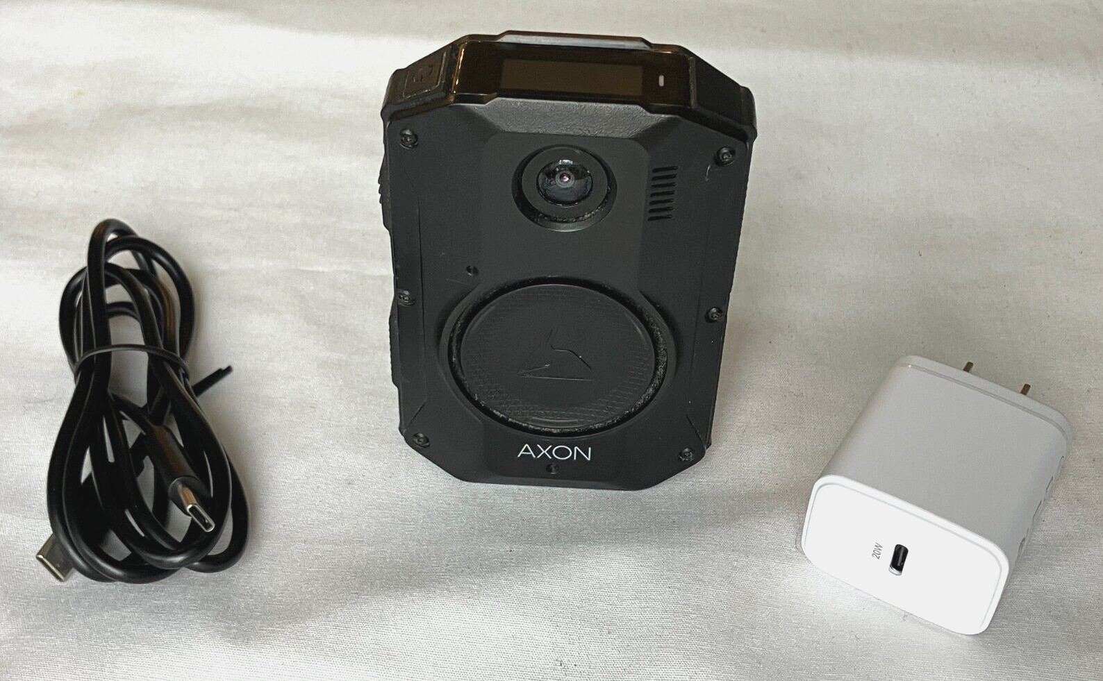 Axon AX1023 Body 3 Camera with Charger and cord - Powers Up and Records