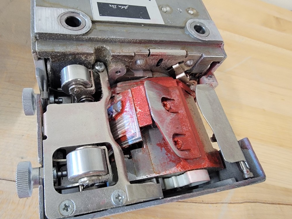 PITNEY BOWES 5390 CHECK SIGNER-IMPRINTER WITH CASE