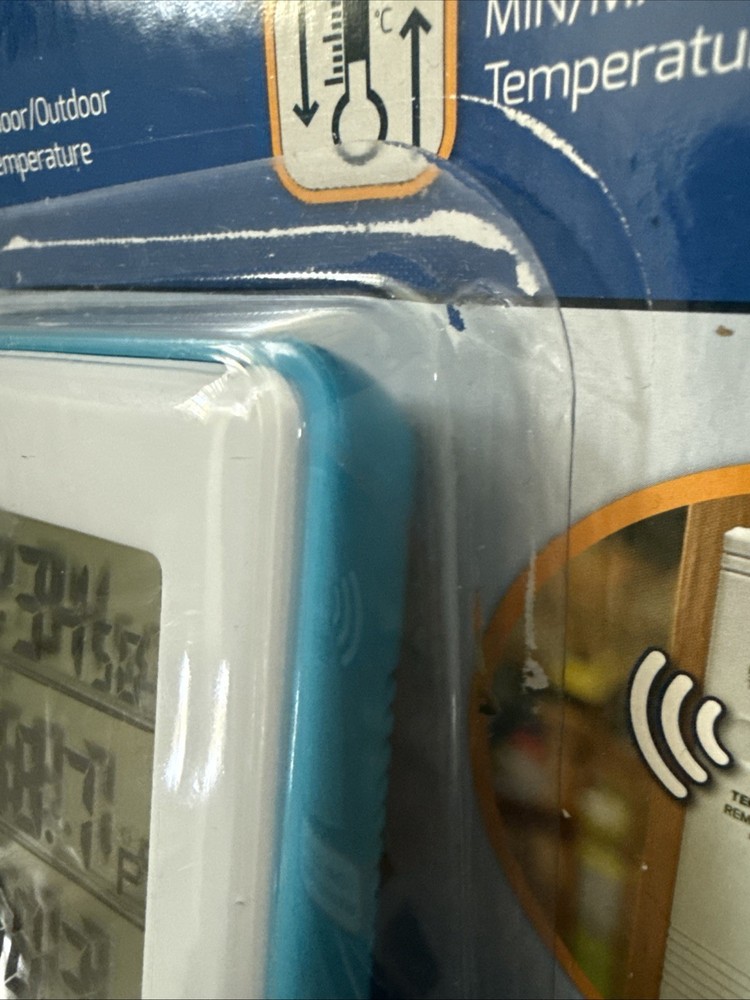 La Crosse Technology Wireless Thermometer 308-1910B w/ Remote Sensor
