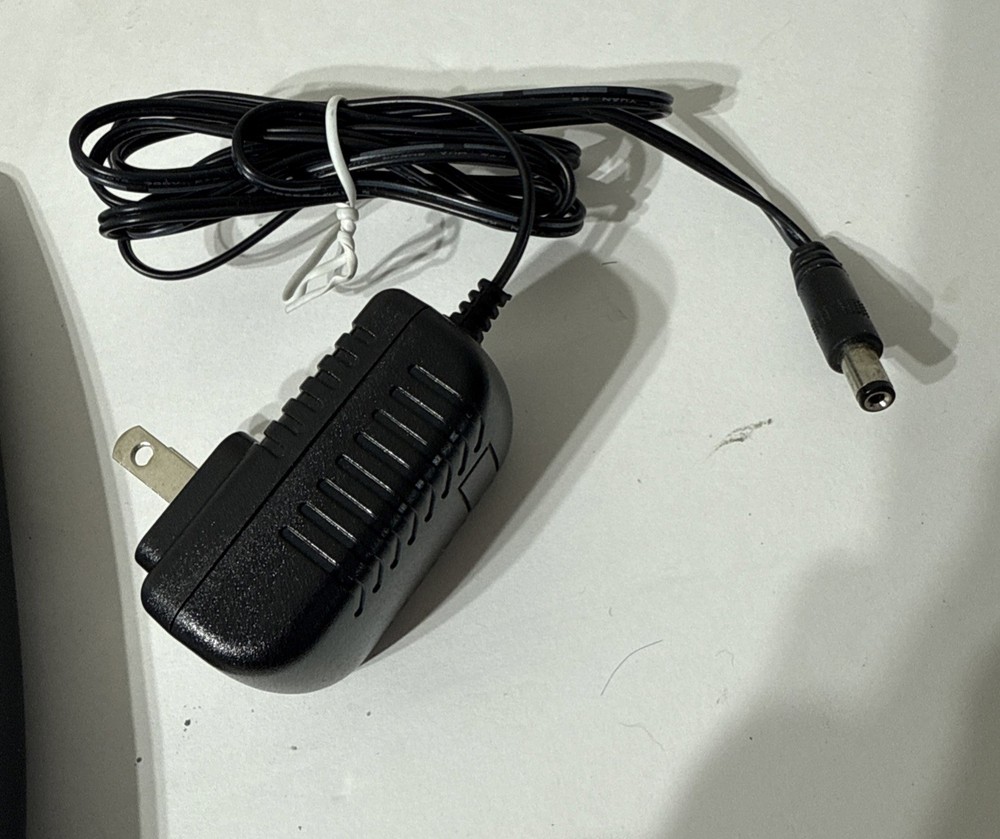 Monoprice HDX-401E HDMI Switcher - 4 Inputs, 1 Output - Remote Control Bundle