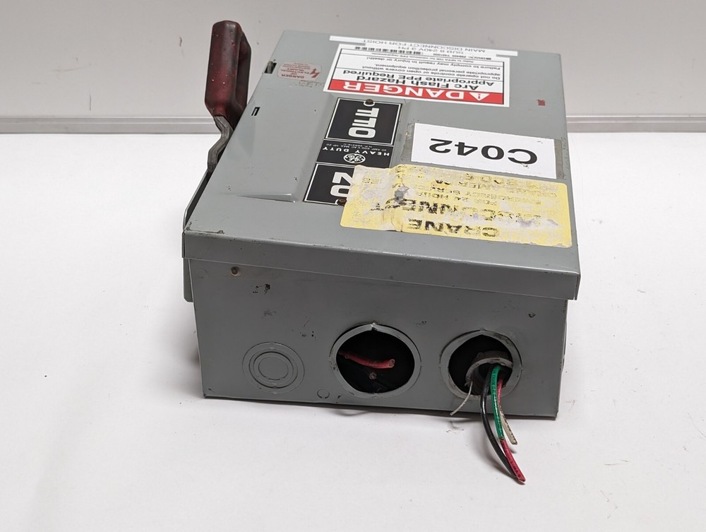 GENERAL ELECTRIC TH3361 Model 10 Safety Switch (USED).