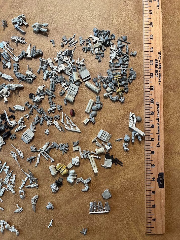 Large Lot of Warhammer 40k Bits 250+ Pieces Metal & Plastic