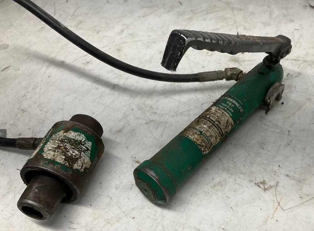 Greenlee 767 Hydraulic hand pump w/ Draw Stud