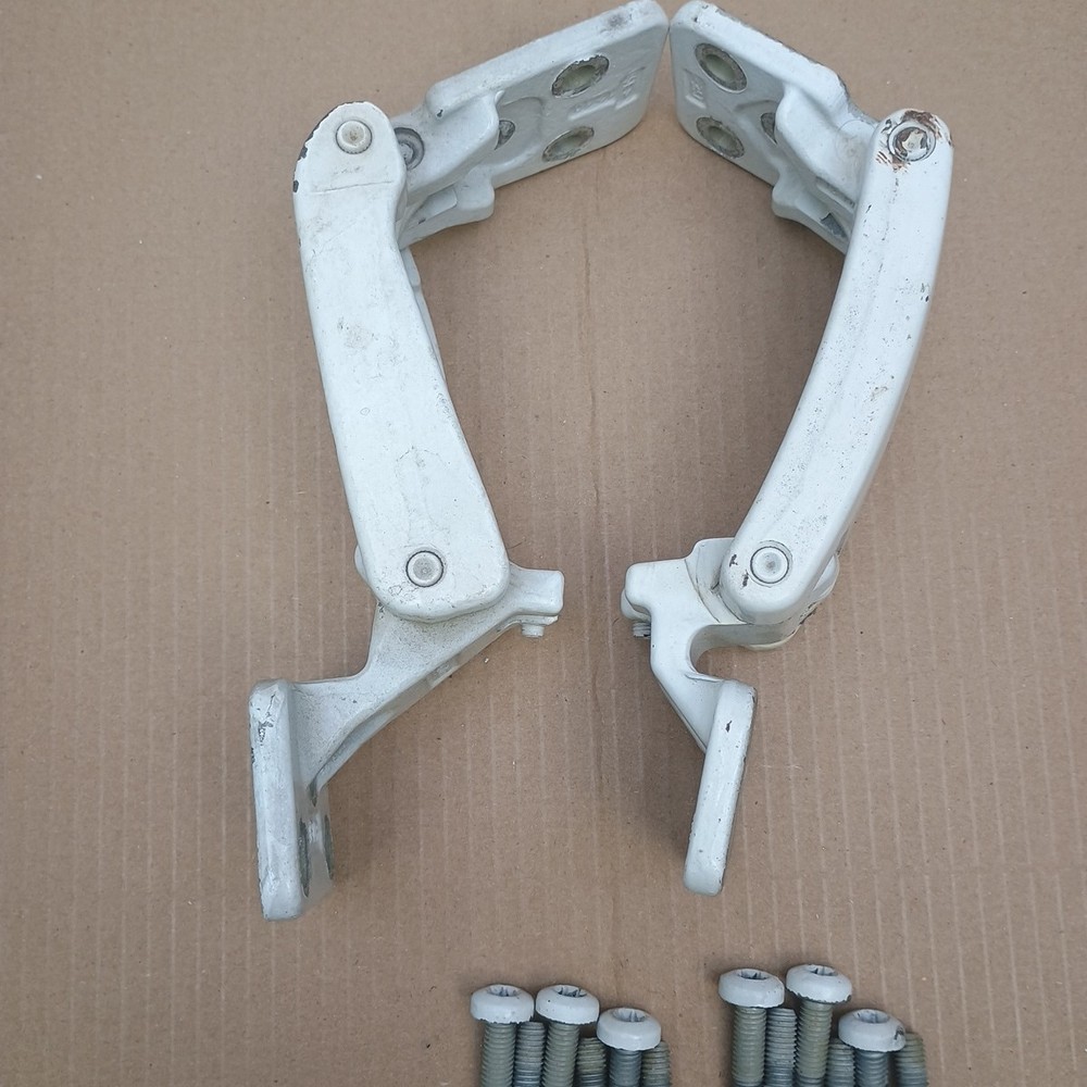 2007-2018 Sprinter Van White Right Side Rear Door Hinge Set Upper Lower Pair