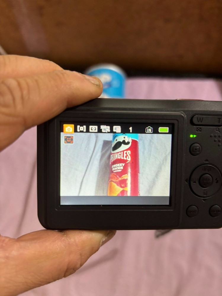 General Imaging GE Z1300 10.1MP Compact Digital Camera Red
