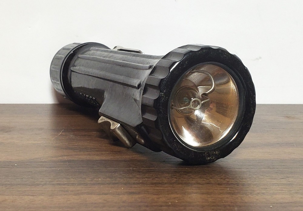 Antique Burgess Type 453   Black Bakelite  Two "D" Cell Flashlight