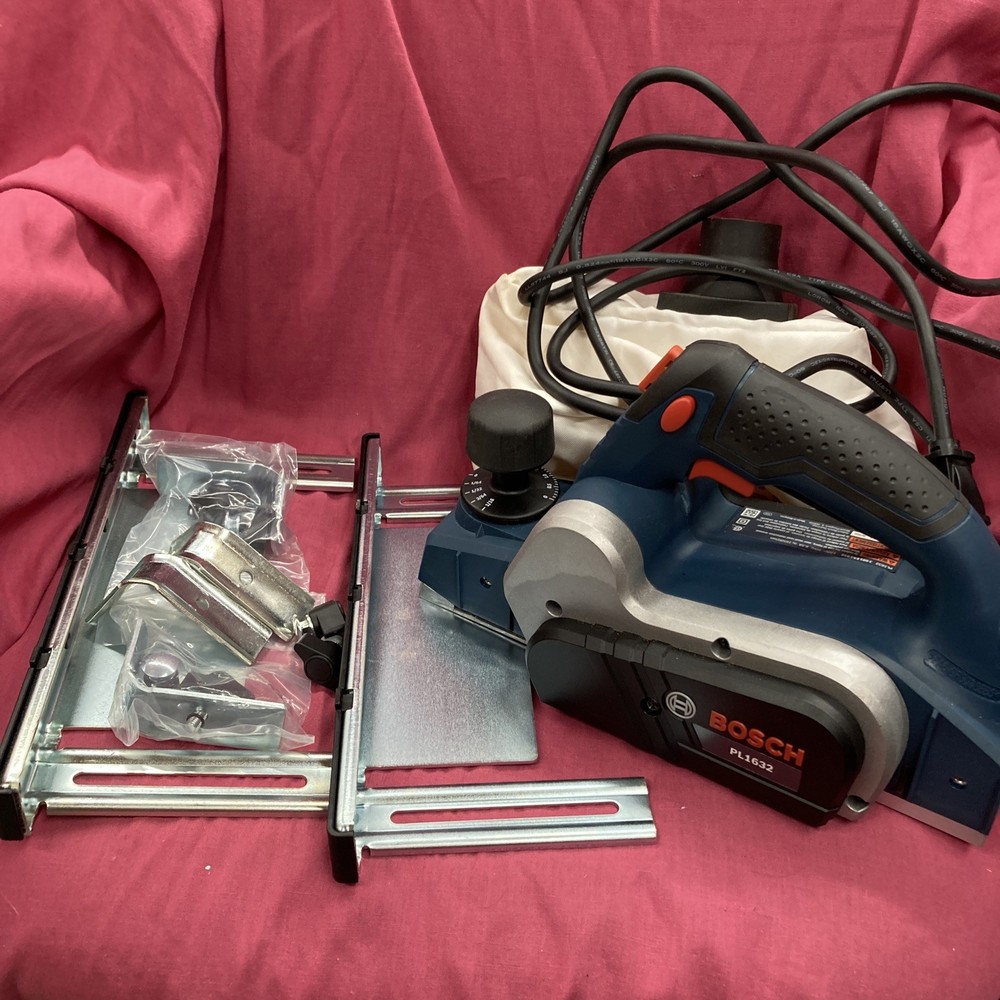 Bosch Handheld Planer PL1632 ( Slightly Used ) Very Clean.