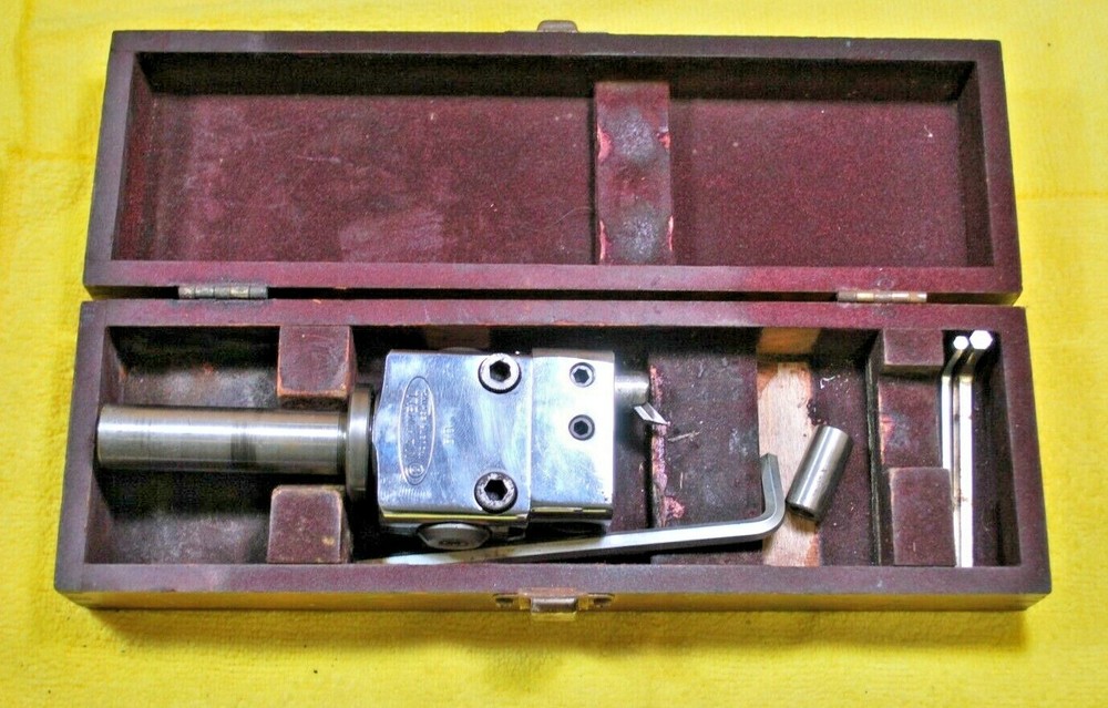 Devlieg Microbore Boring Head w/ Shaft & Maxwell Ind Boring Head w/4 tool Holder