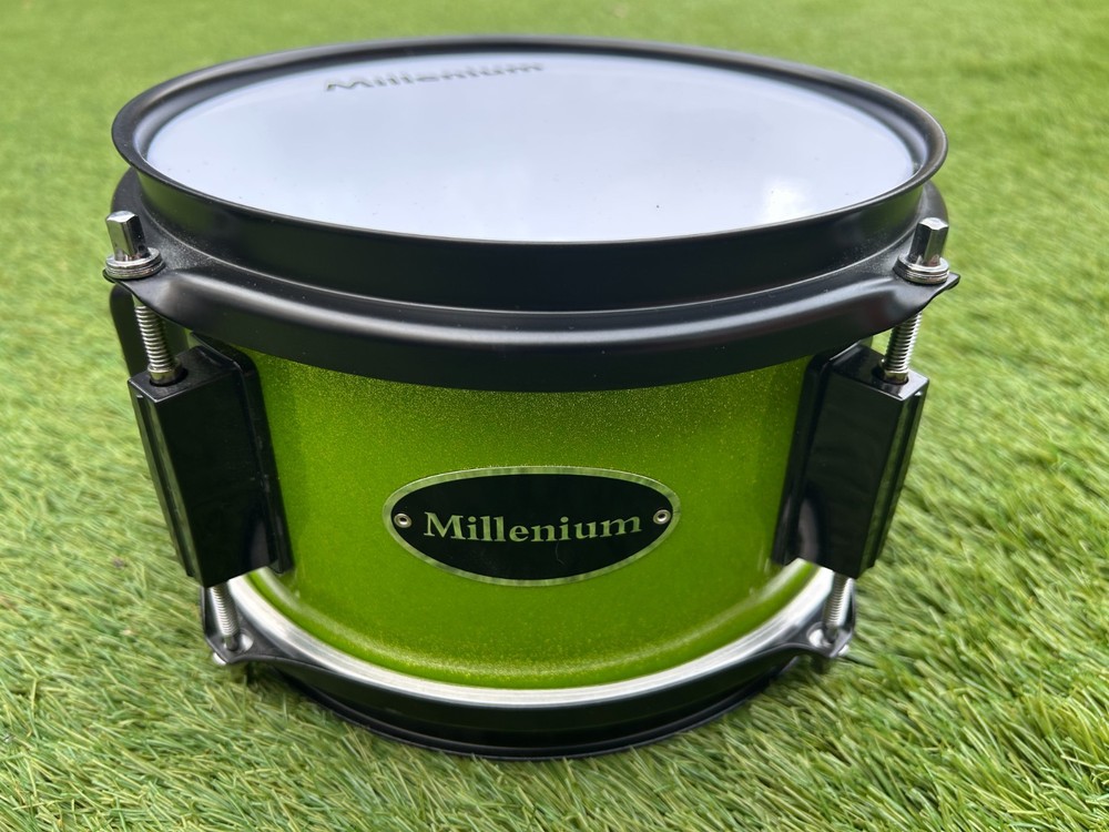 MILLENIUM 08'' x 05'' Rack Tom in Green sparkle Black hardware