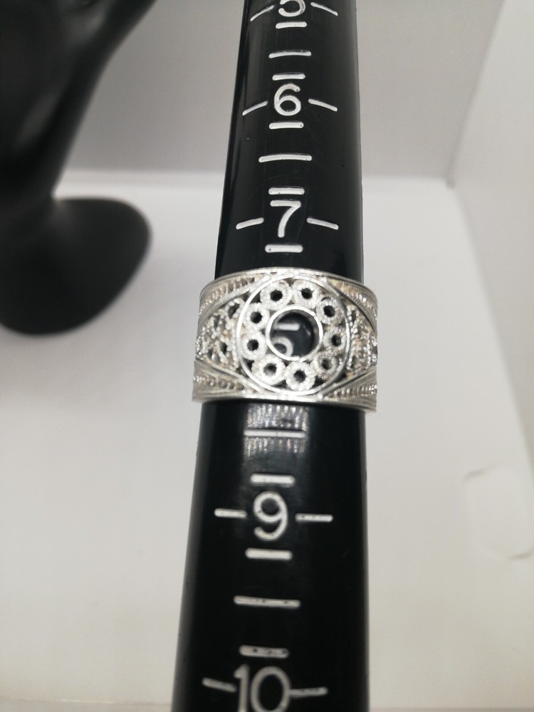 . 970 Solid Silver Women's Ring Size 8 Filigree New.