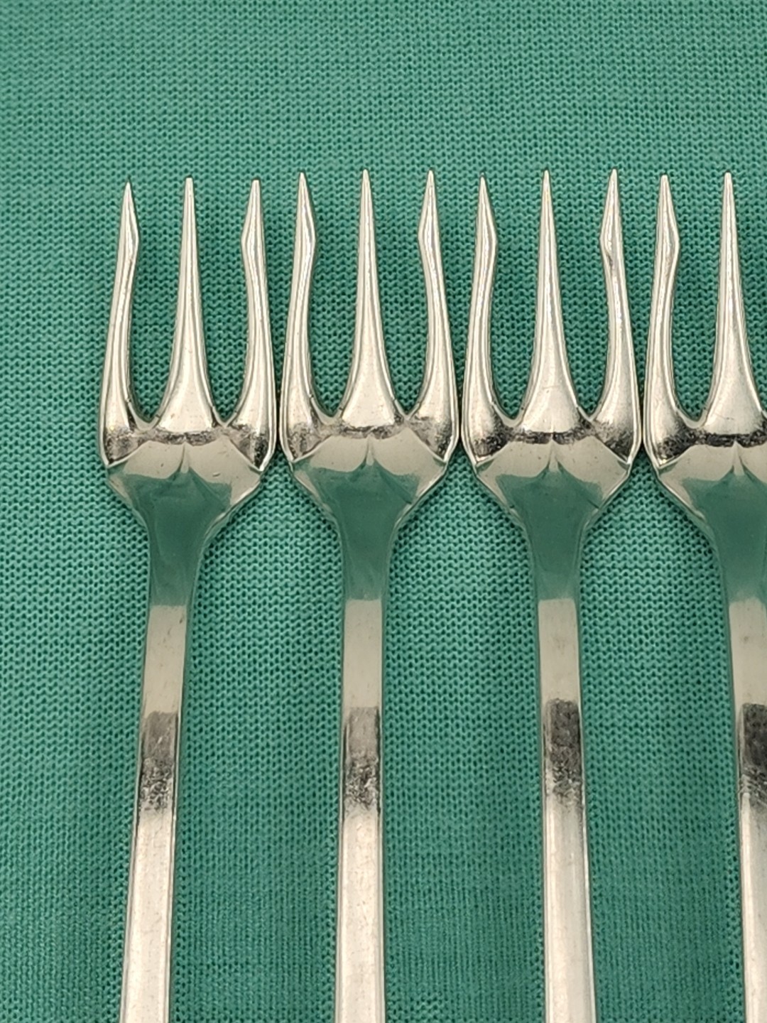 Oneida Community Silverplate BIRD OF PARADISE 6 COCKTAIL FORKS 6" No Monogram