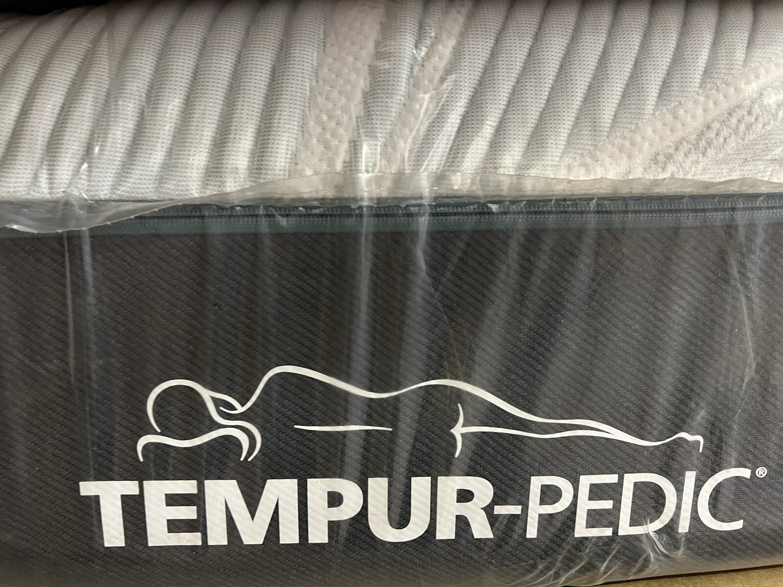 TempurPedic PRO ADAPT HYBRID 2.0 MEDIUM QUEEN MATTRESS NEW CLEARANCE FAST SHIP