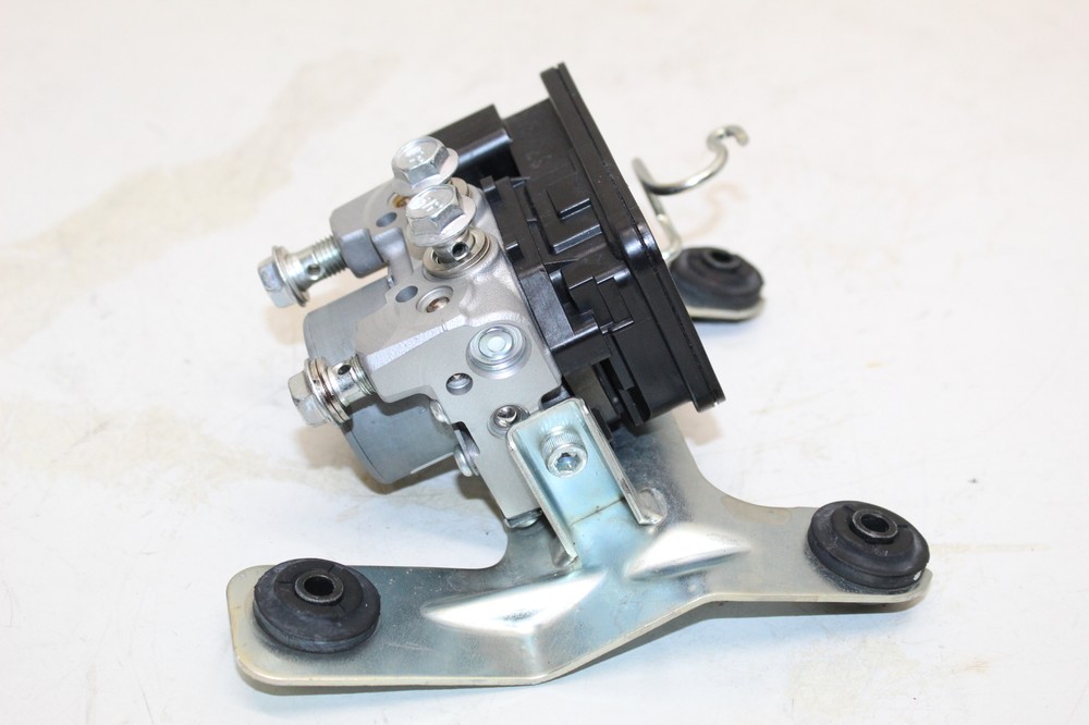 2018 17-23 Suzuki Gsxr1000r Abs Pump Unit Module