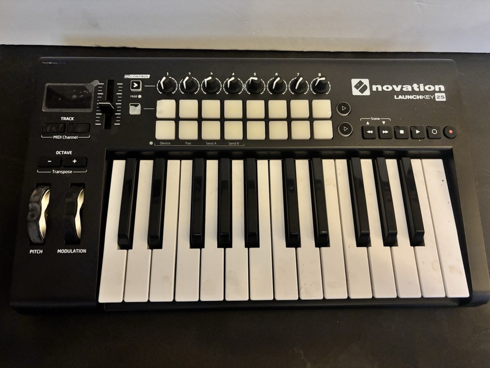 Novation Launchkey Mini MK2 Midi Keyboard Controller 25-Key READ DESCRIPTION