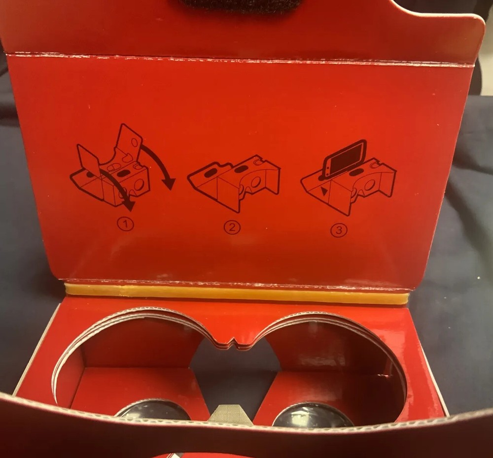 Moosejaw Cardboard Virtual Reality Viewer - Red