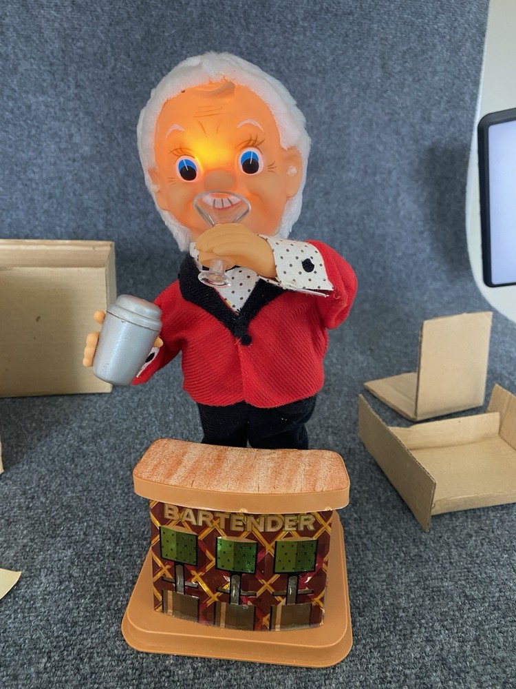 VTG 1979 Amico Your Friendly Bartender Battery Operated W/ BOX - Tested Working