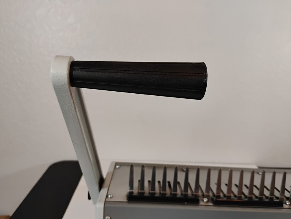 GBC CombBind C250 Binding Machine Model 7400016 Book Binding Press Bindings Incl