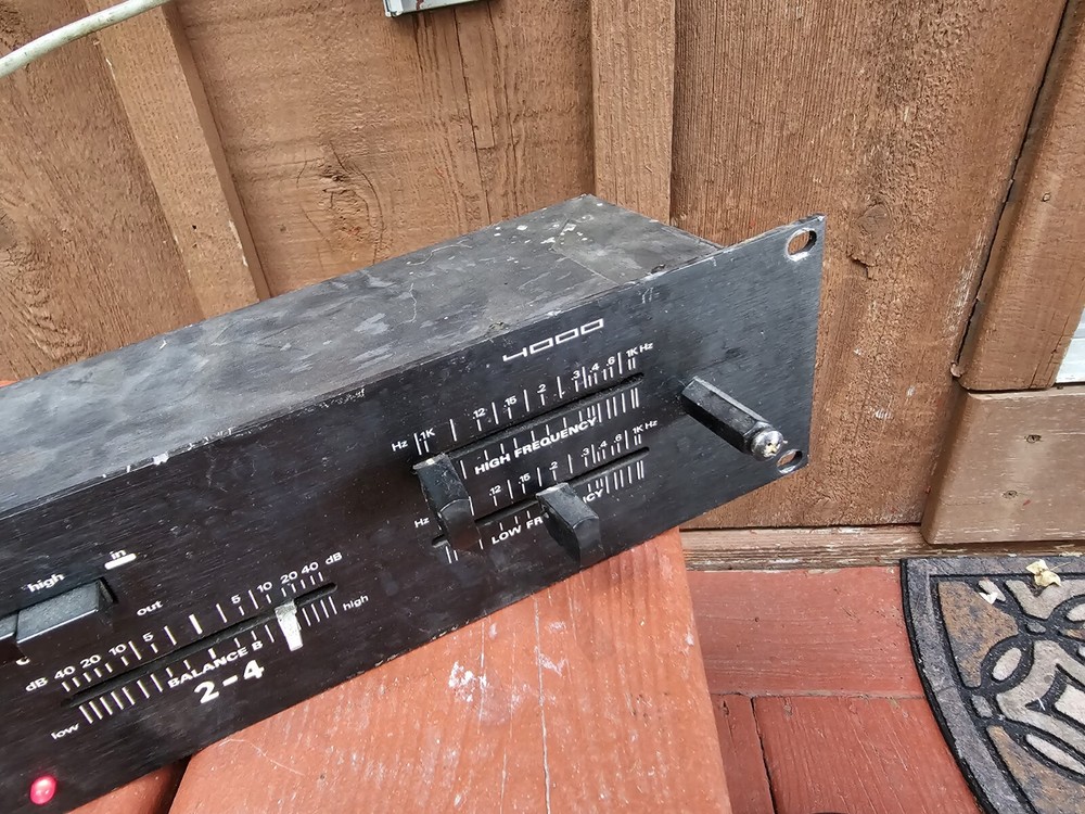 SAE-4000 Stereo Active Crossover