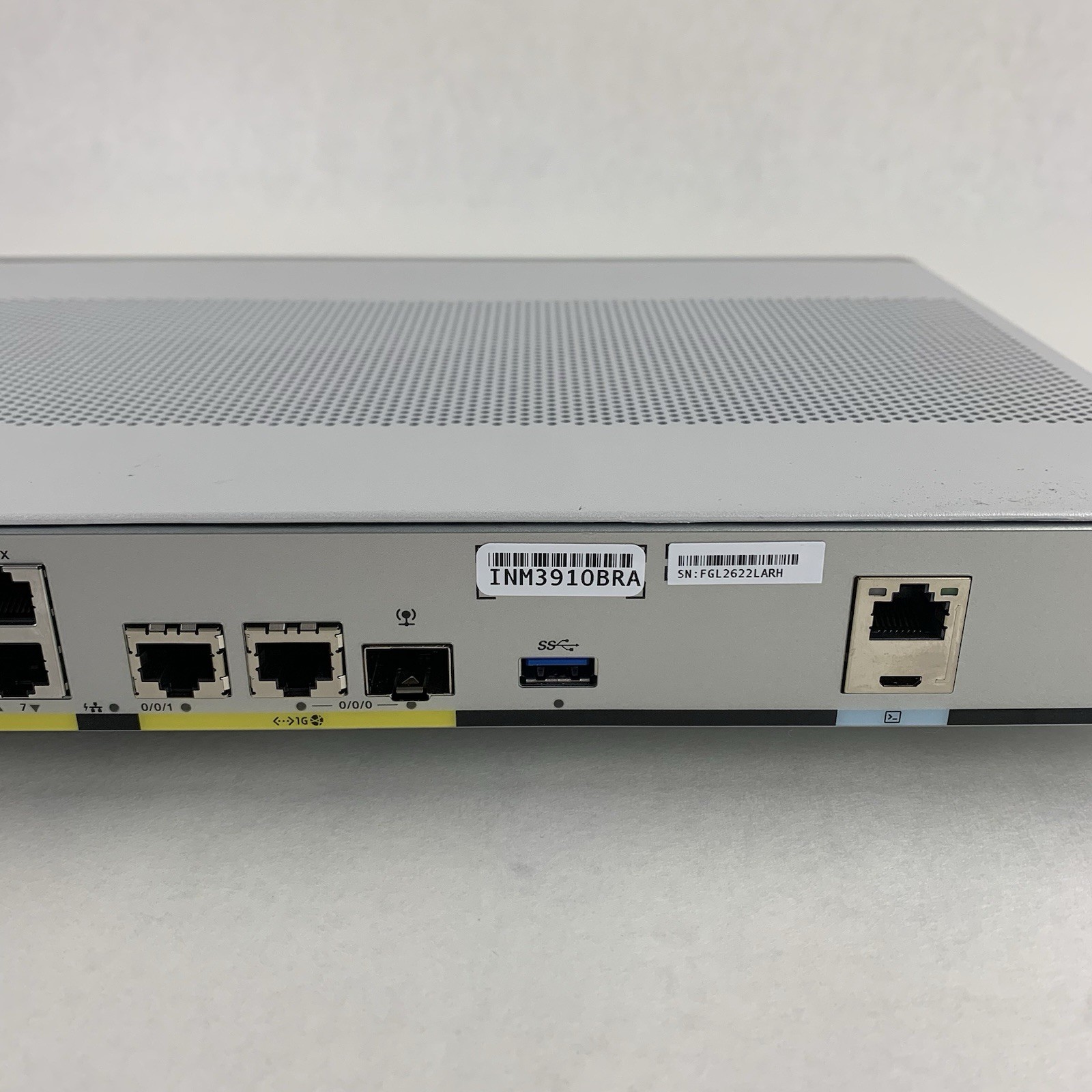 Cisco C1111-8P Series Integrated Services Router w/ AC Adapter and Mount