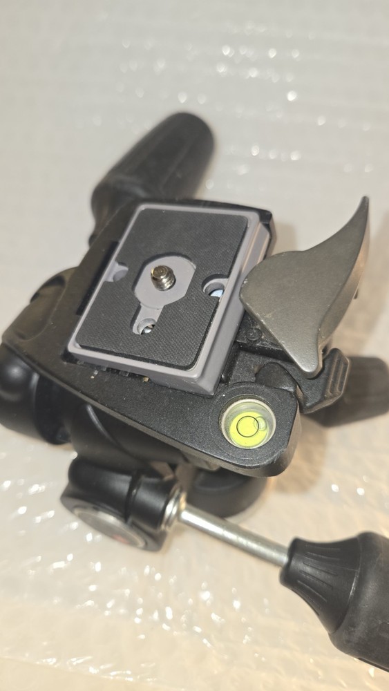 Manfrotto 804RC2 3-Way Basic Pan Tilt Head w/ Quick Lock Tripod