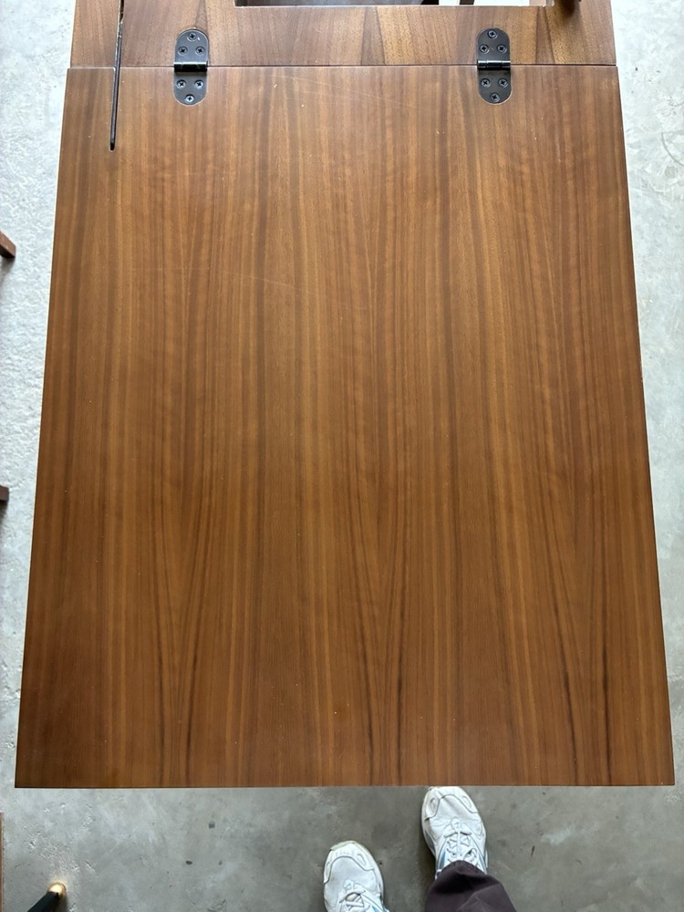 Singer Stylist 533 With Cabinet