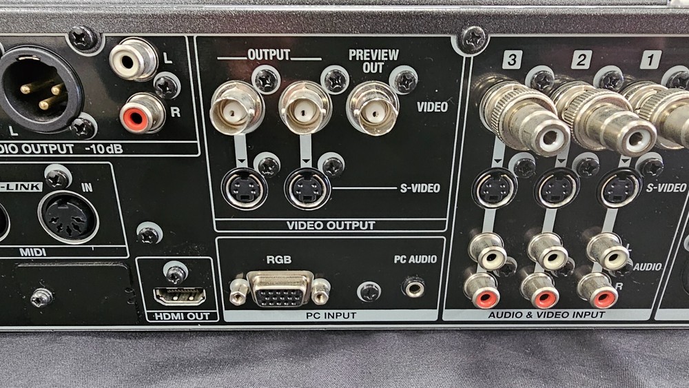 Roland VR-5 AV Mixer & Recorder - READ DESCRIPTION