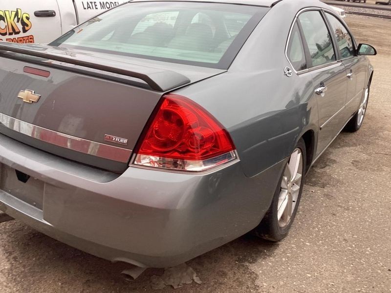 2006-2011 Chevy Impala Floor Gear Shifter Assembly Automatic OEM