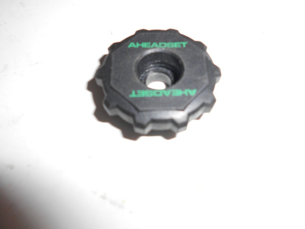 Aheadset black plastic top cap 1 1/8" 3ga