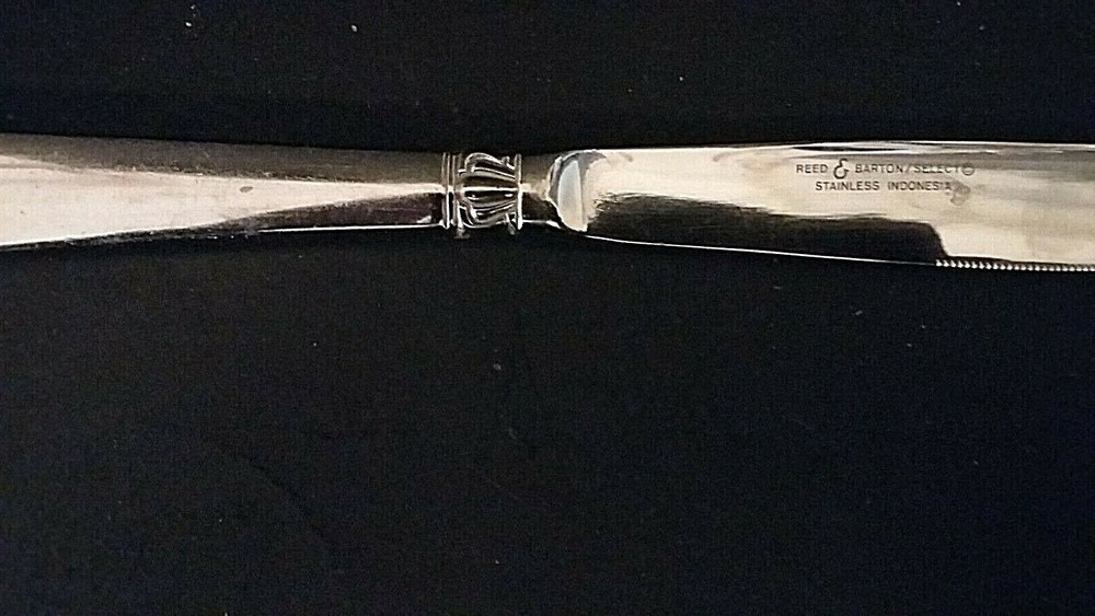 Reed & Barton Sanderling stainless 8 7/8" solid handle dinner knife