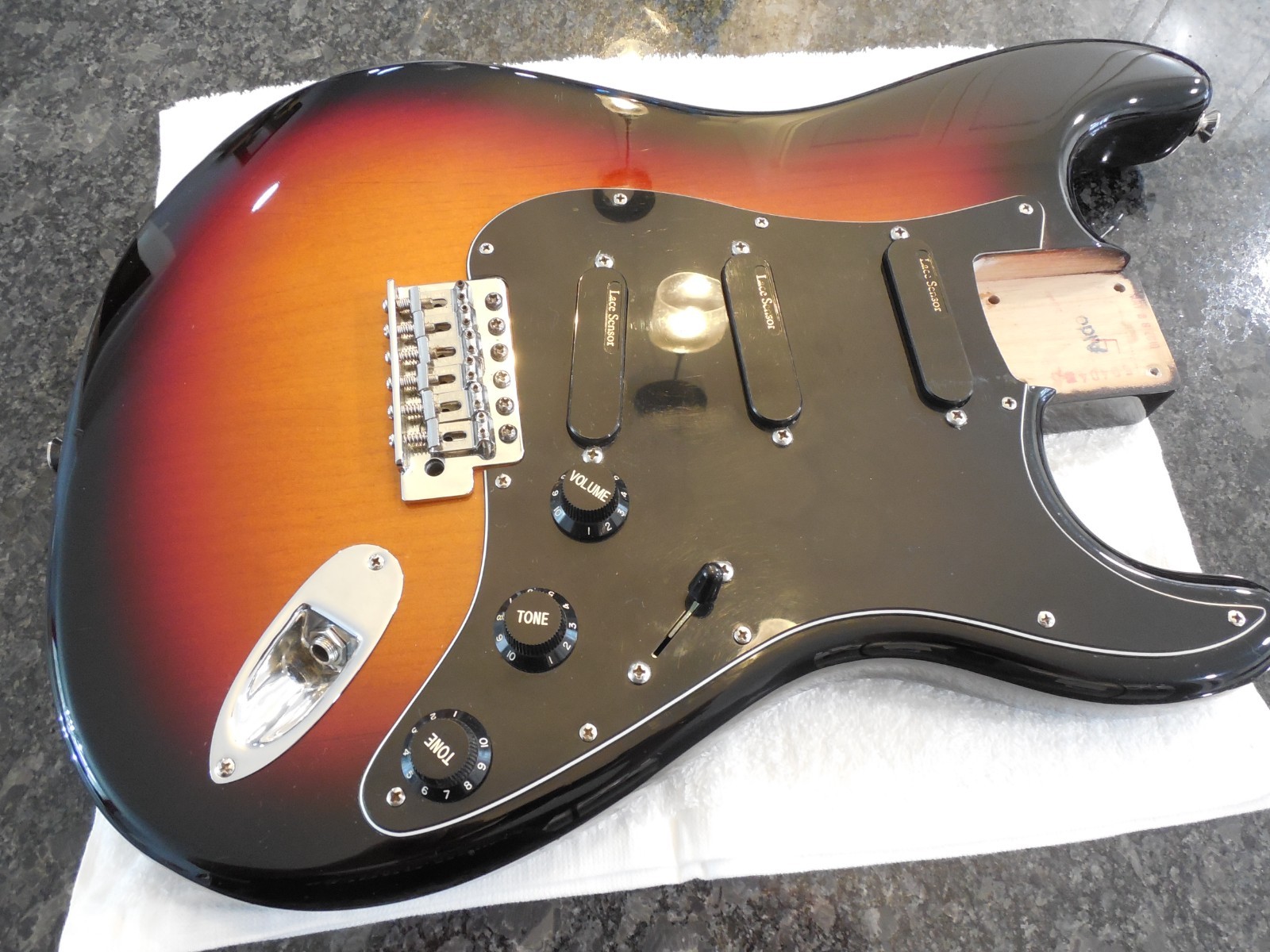 2010 Fender American Special Stratocaster Loaded Body Lace Sensor pups Ex. Cond