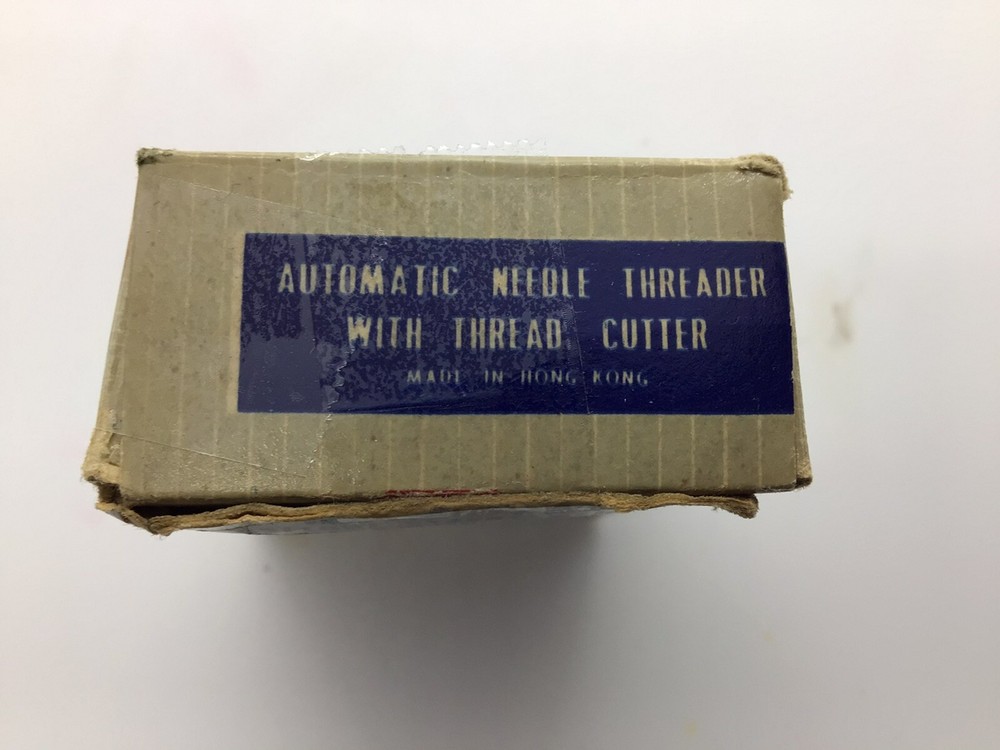 VINTAGE AUTOMATIC NEEDLE THREADER WITH THREAD CUTTER IN ORIGINAL BOX