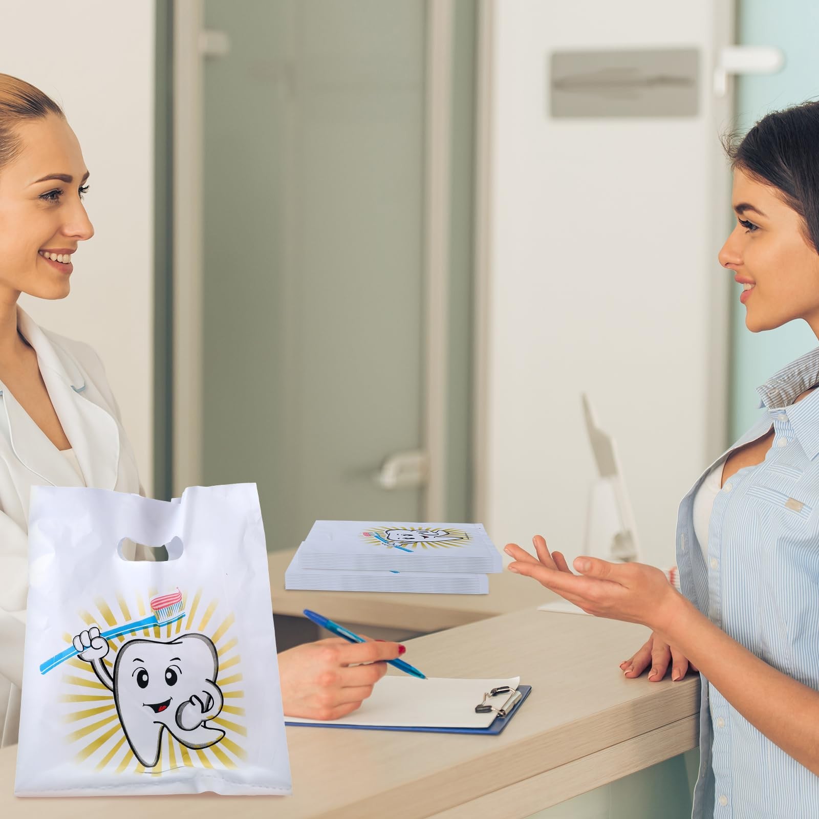 300pcs Tooth Merchandise Bags with Handles Plastic Dental Patient Gift Bags