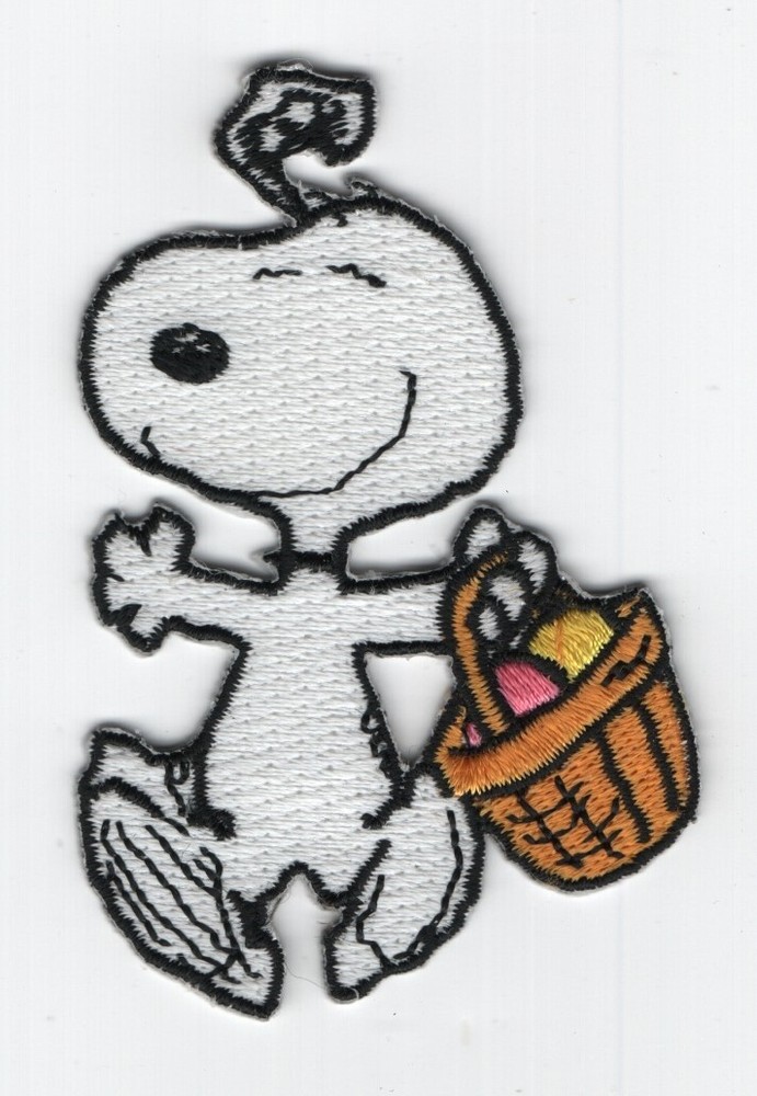 Peanuts Comic Strip Snoopy Carrying Easter Basket Embroidered Patch NEW UNUSED