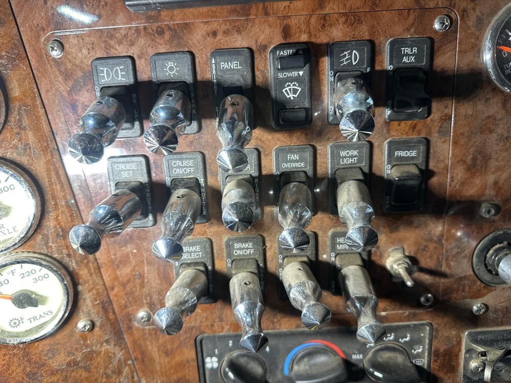 International 9400 SWITCH Dash Panel - Used