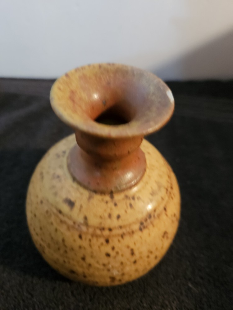 pottery vase vintage Chipped