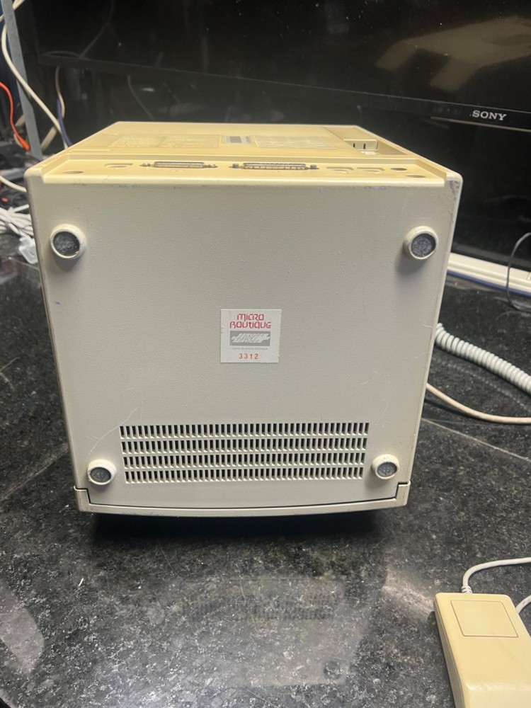 Macintosh Classic / keyboard mouse/ working!