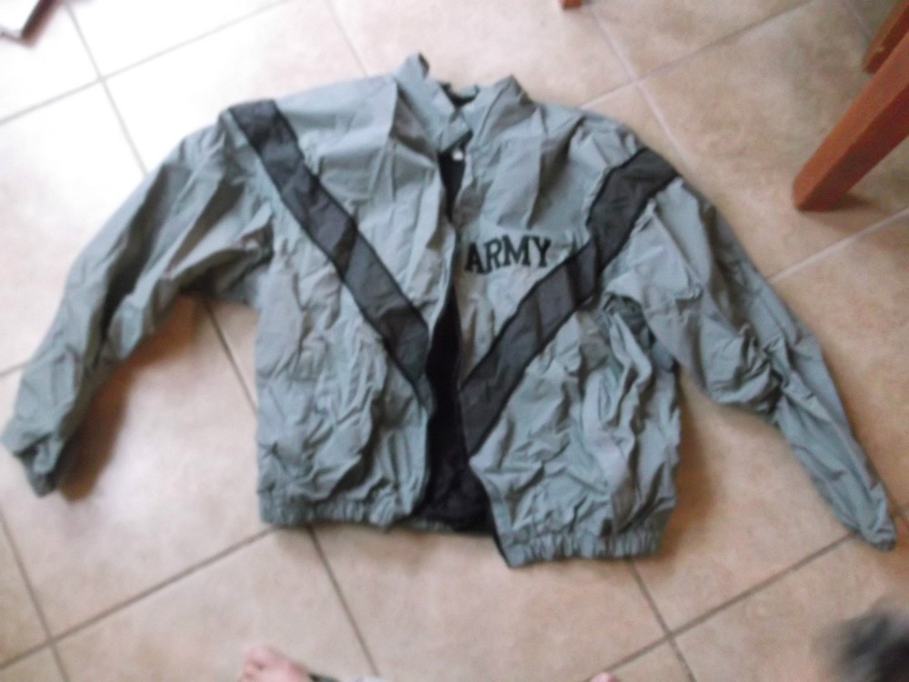US ARMY IPFU JACKET SIZE LARGE - REGULAR