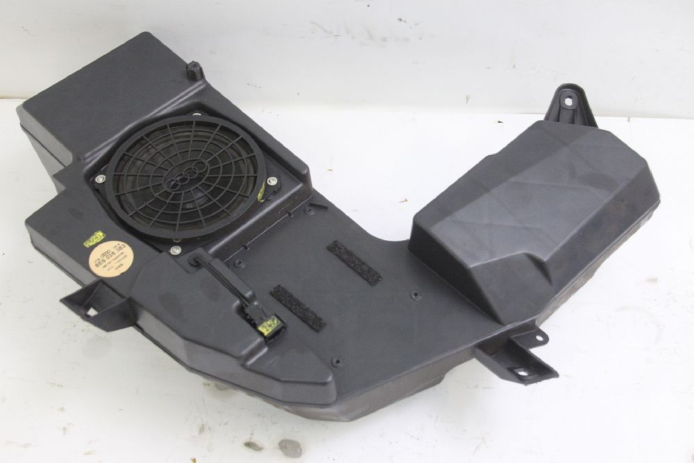 Audi A4 Avant B6 96528 Speaker