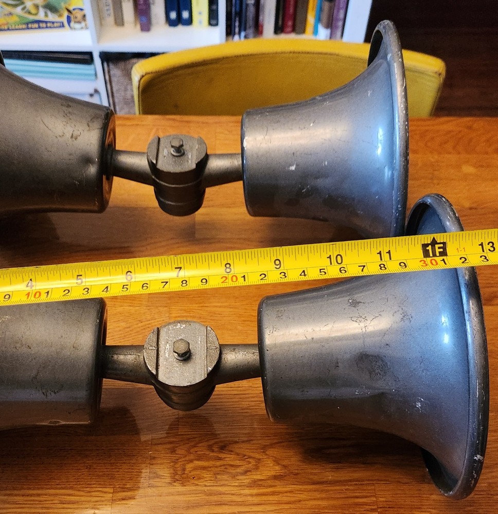 Pair, Racon Bidirectional Horns With Racon Drivers. Working