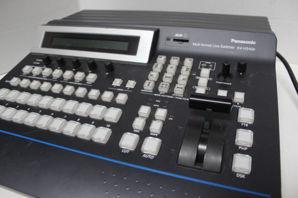 PANASONIC AV-HS400N Multi Format Live Switcher *Powers on