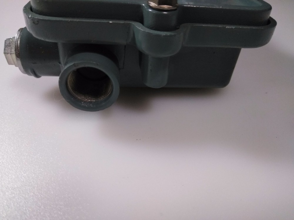 Regal RMT2002W-RF-8 Tap