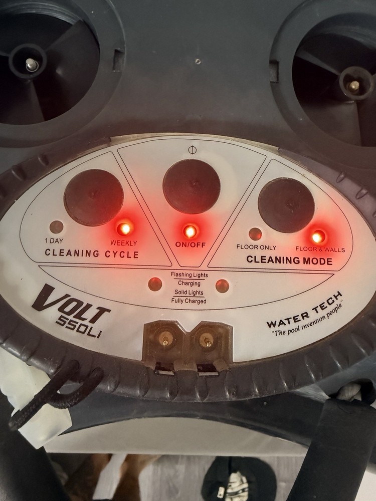 Water Tech Volt 550Li Cordless Robotic Pool Cleaner | Lithium | Tested & Working