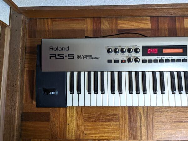 Roland RS-5 Synthesizer Keyboad Vintage